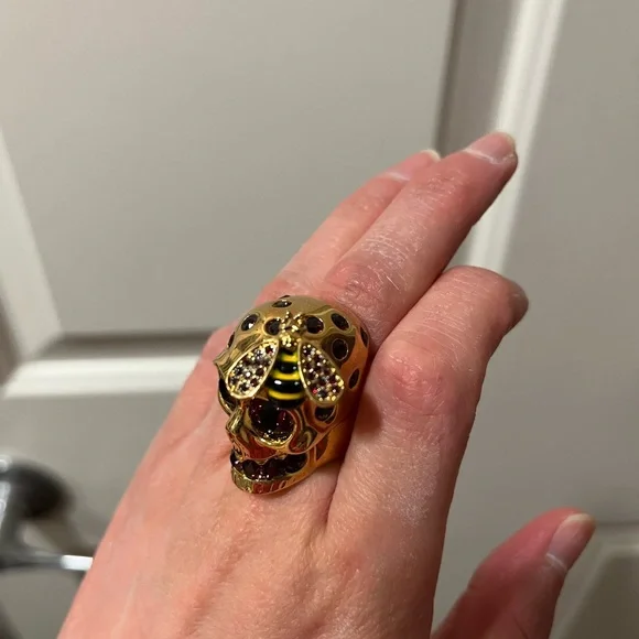 Alexander McQueen Gold Bee Skull Ring with Black and Red Accents - Picture 5 of 9